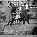 Familie Mozes, Mei 1930. Foto genomen in de achtertuin van hun woning aan de Waterhoefstraat 33 in Tilburg.