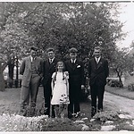 Broers en zus Assies. V.l.n.r.: Gerrit, Jan, Albert (Ap), Marcus (Max) en Aaltje Marchien (Alie), foto ca. 1939 Collectie: A.M. Buitenhuis-Assies