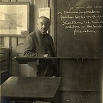 De vader van Salomon Slijper, Dr. E. Slijper in zijn klaslokaal van het Utrechts gymnasium.jpg