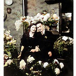 Jet Kroonenberg en Lou van Straten bij een feest rond hun huwelijk op 9 november 1939